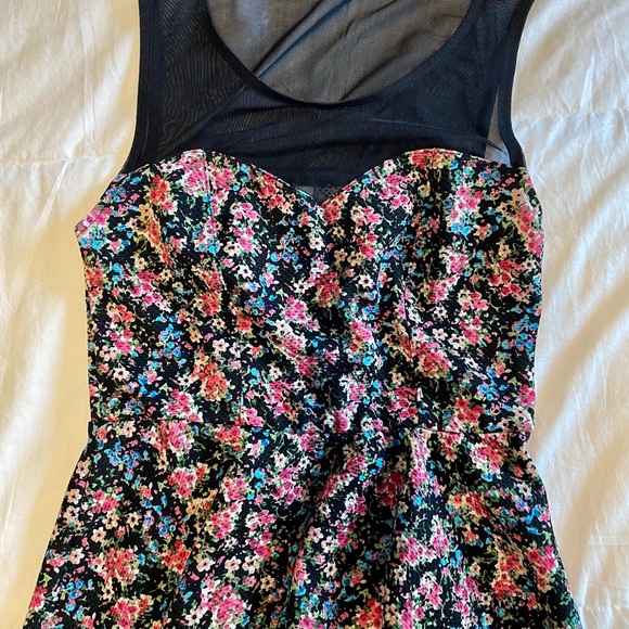 Xhilaration Black w/ Multi-Color Peplum Top -XS UC - Picture 2 of 4